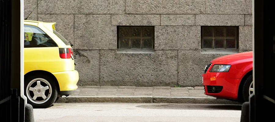 Avstånd mellan bilar för att undvika parkeringsskada